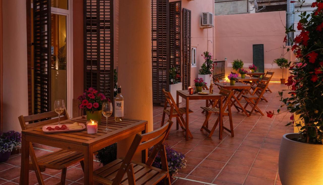 Antonios Hostal シッチェス エクステリア 写真